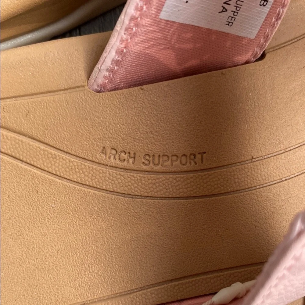 Pink and Tan Flip-Flop Sandals with Quilted T-Strap